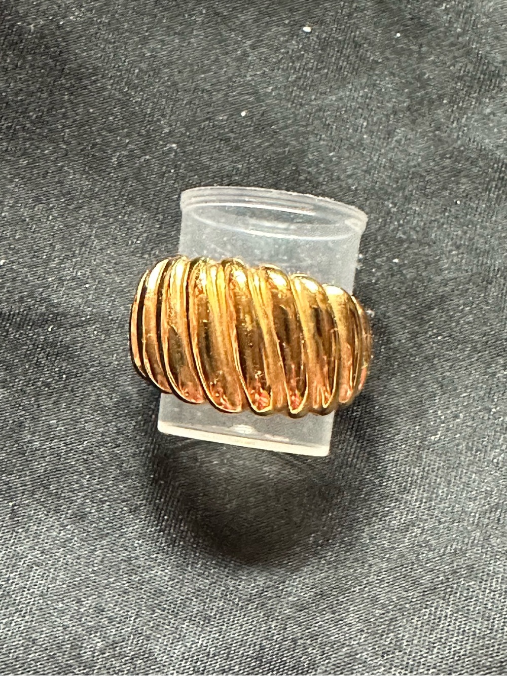 Vintage Milor Italy 14K Gold Resin-Filled Ribbed Dome Ring - Size 8